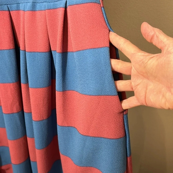 LulaRoe Amelia Dress with Pockets size xs - Picture 3 of 7